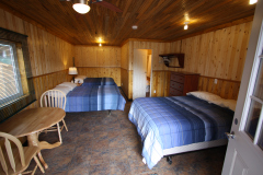 Deluxe-3-bed-Bedroom